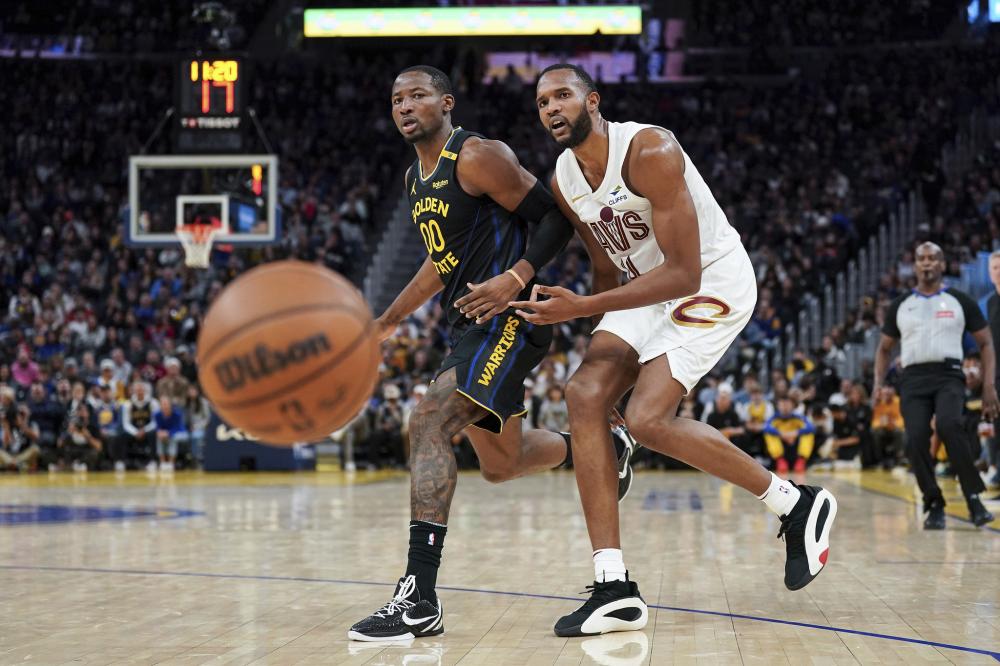 表现尤其突 表现尤其突