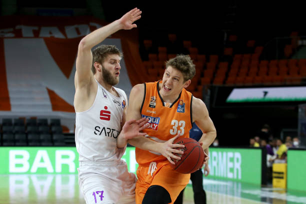 通过引入先 通过引入先