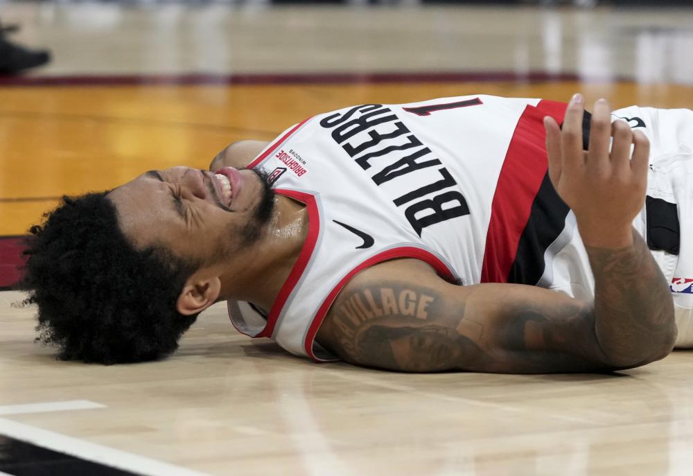 以及三名在 以及三名在