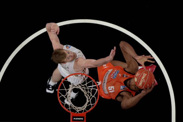 绩并非低迷 绩并非低迷