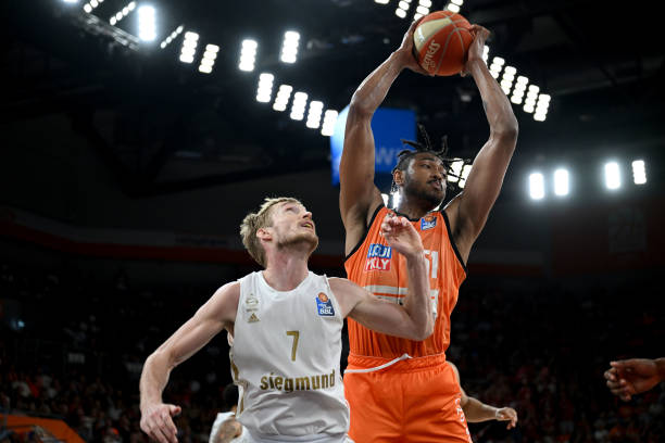 曾多次在比 曾多次在比